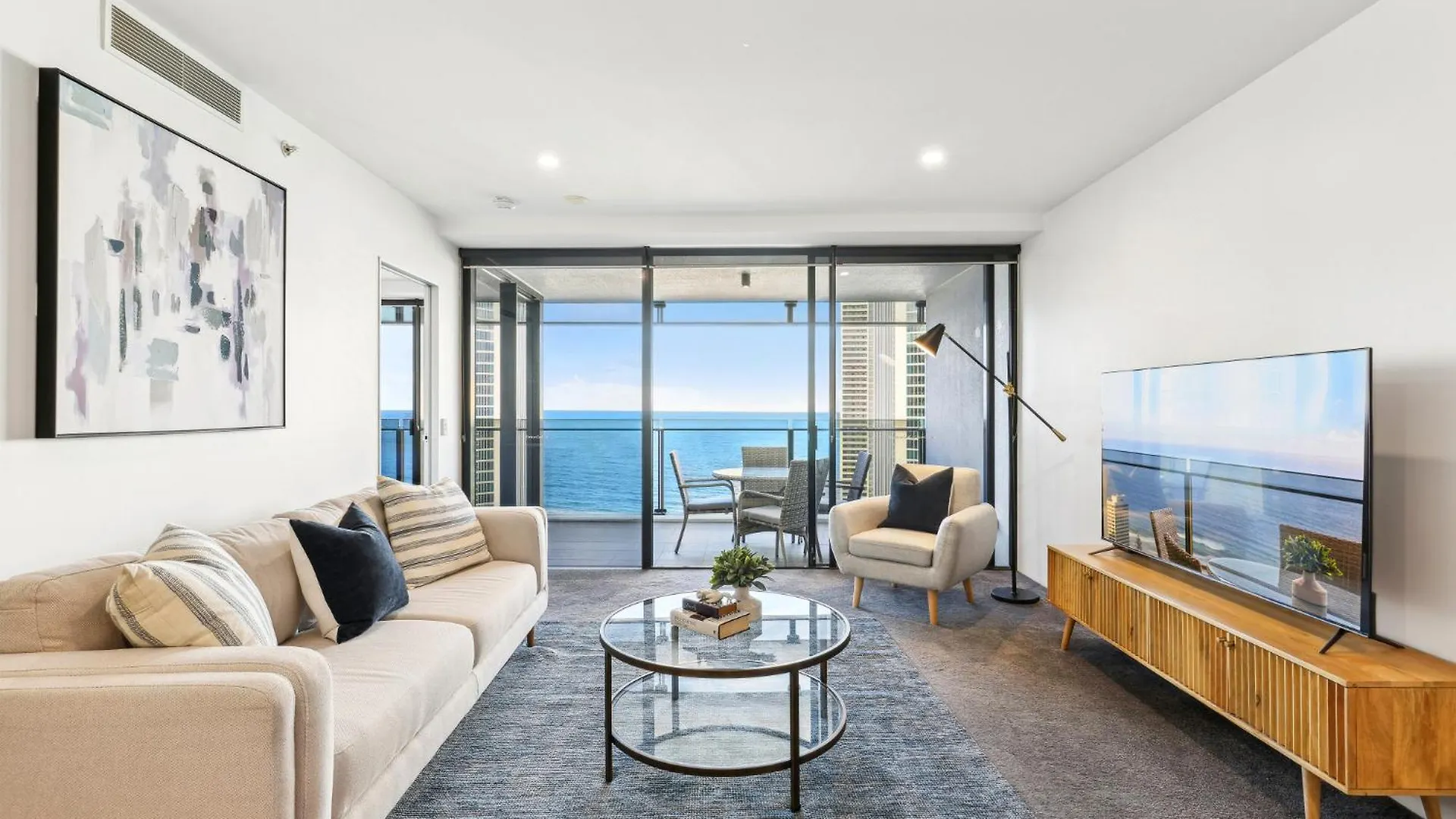 شقة Circle On Cavill Luxe 2-Bed With Views & Pool غولد كوست