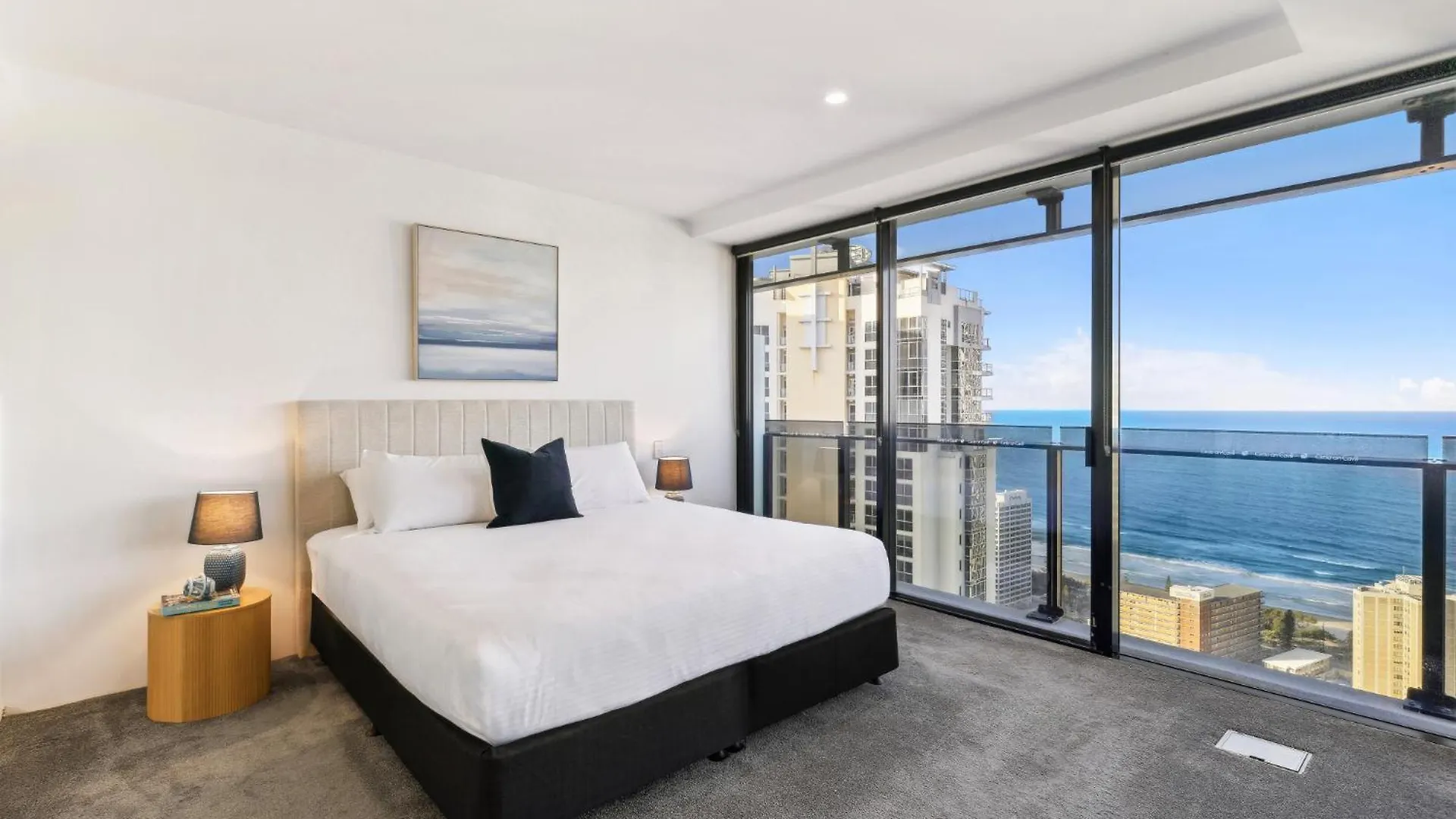 شقة Circle On Cavill Luxe 2-Bed With Views & Pool غولد كوست