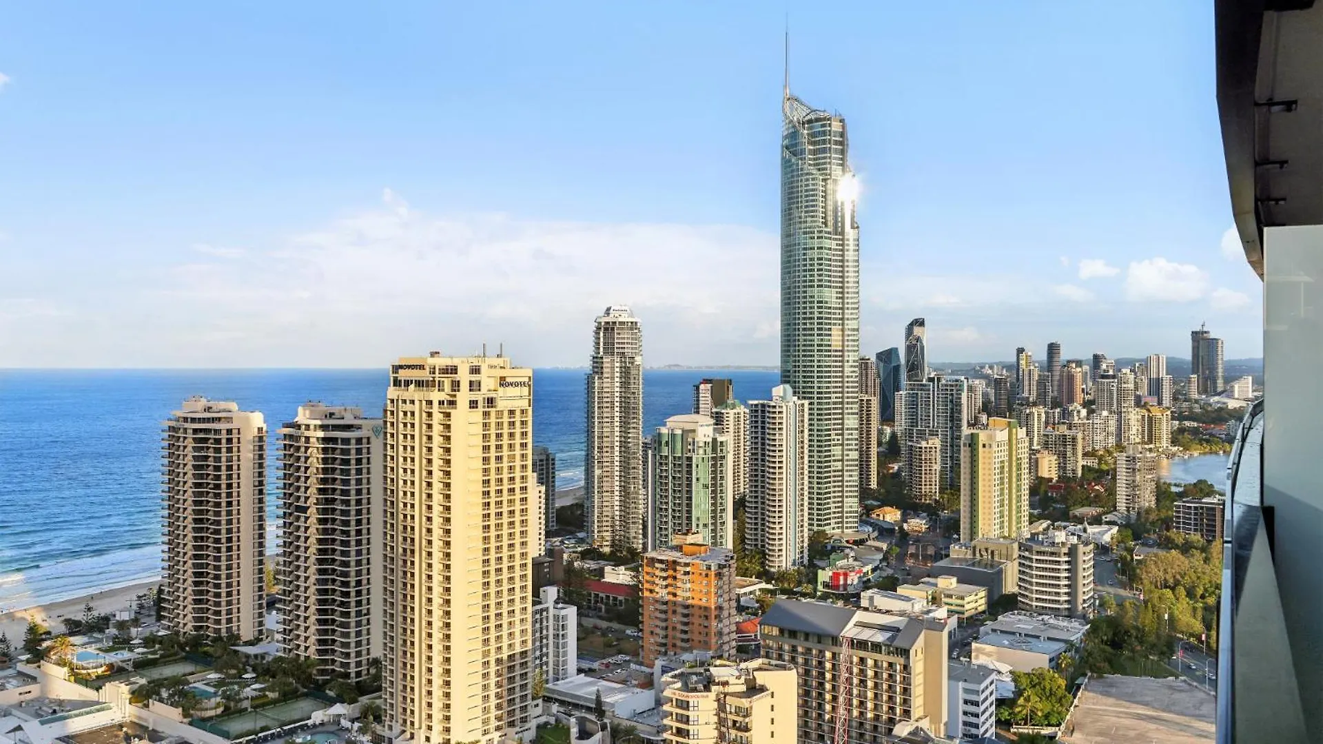 شقة Circle On Cavill Luxe 2-Bed With Views & Pool غولد كوست