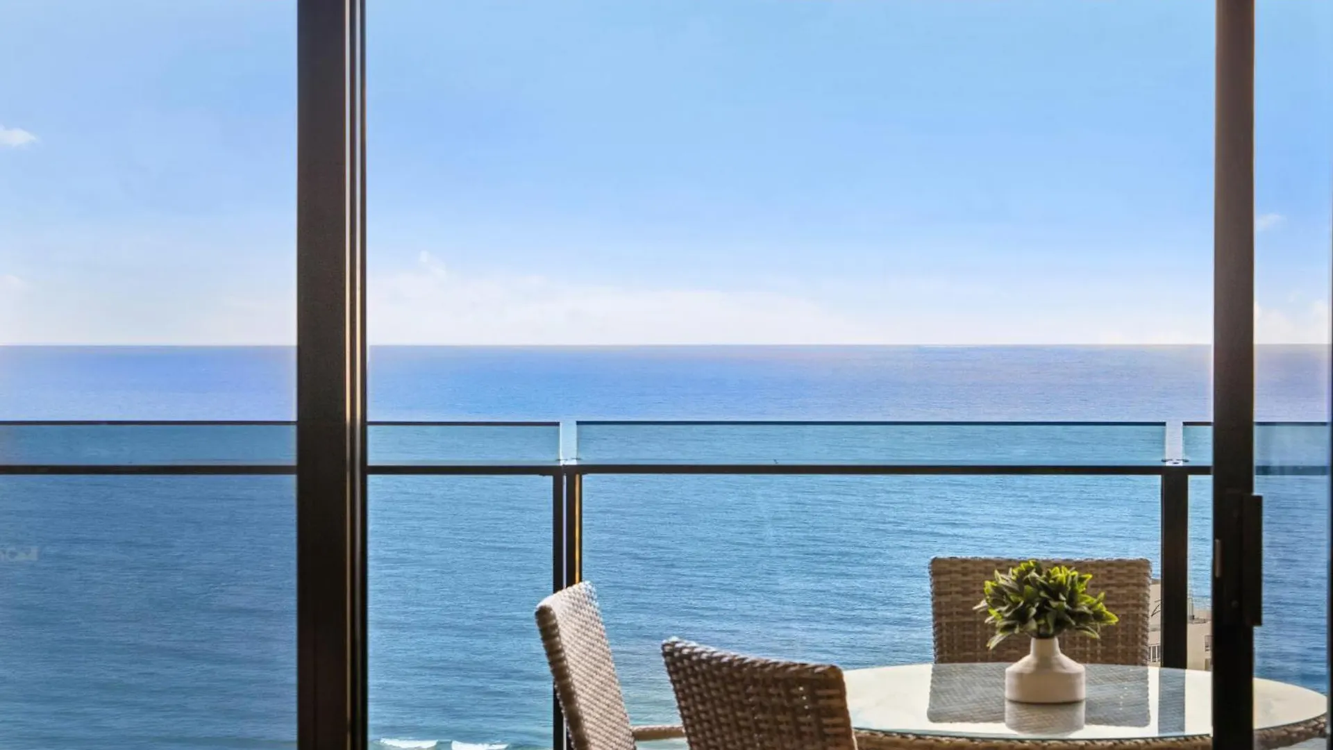 Appartement Circle On Cavill Luxe 2-Bed With Views & Pool à Gold Coast