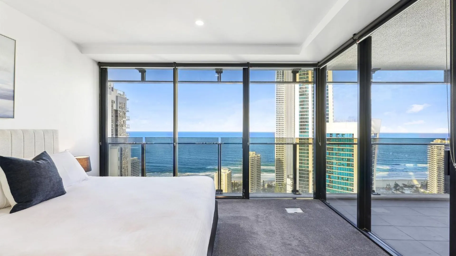Appartement Circle On Cavill Luxe 2-Bed With Views & Pool à Gold Coast