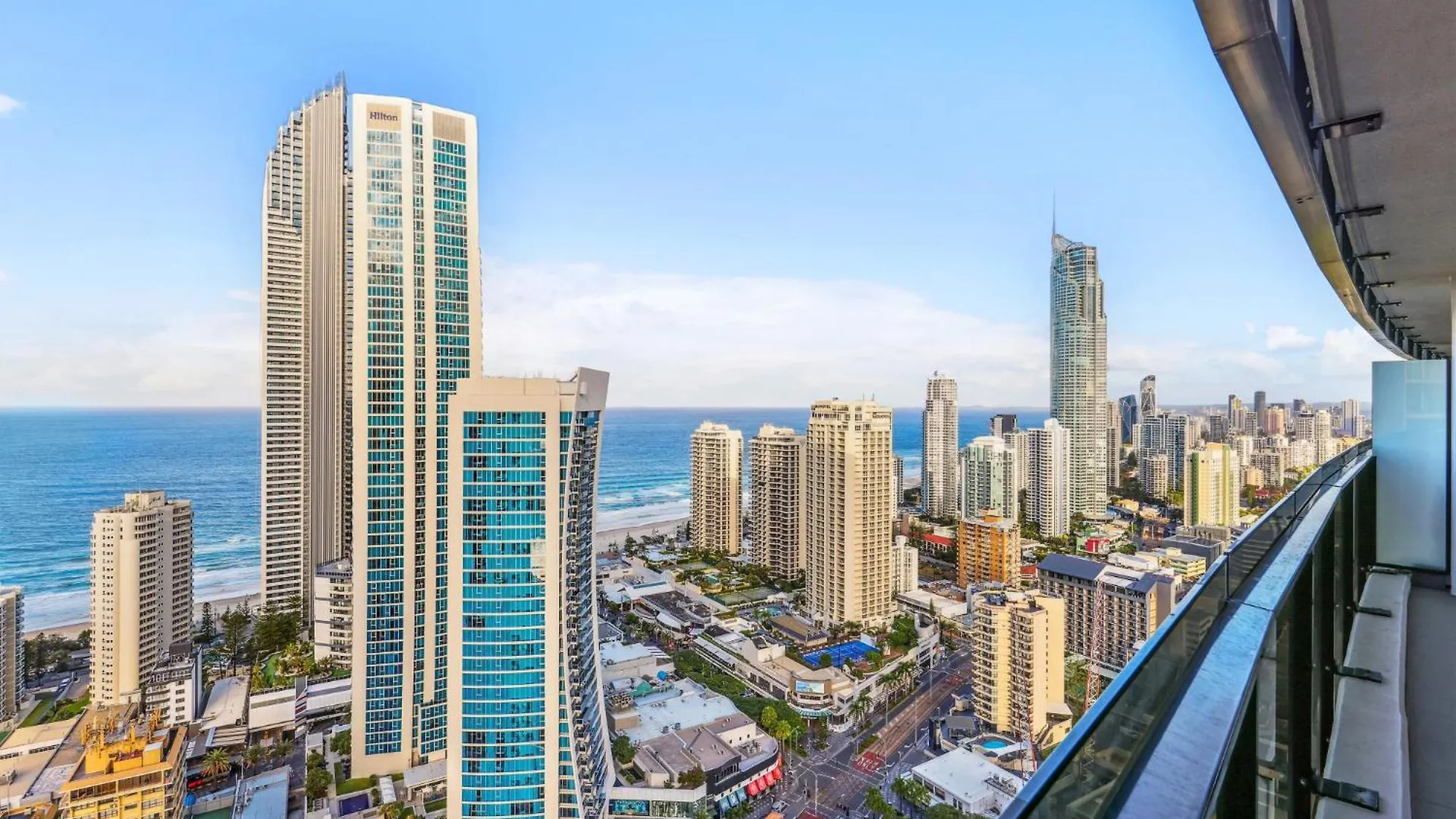 Appartement Circle On Cavill Luxe 2-Bed With Views & Pool à Gold Coast Australie